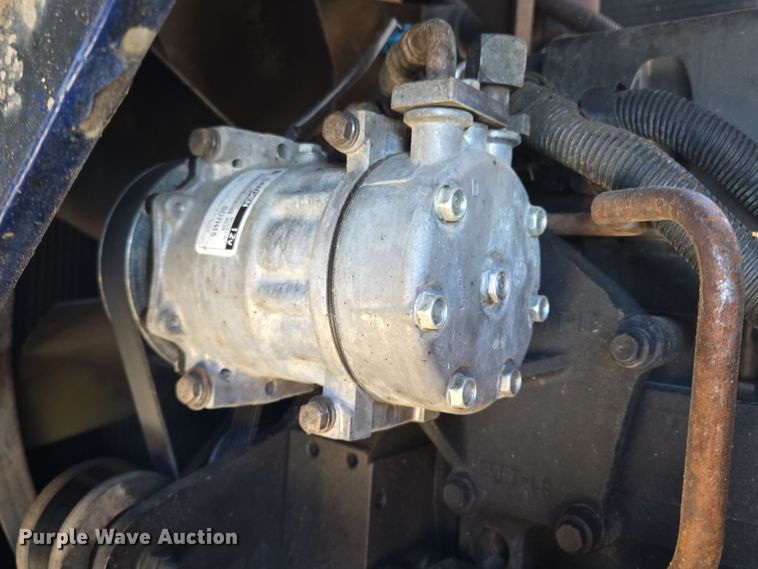 image for item ED2492 2005 Peterbilt 320 refuse truck