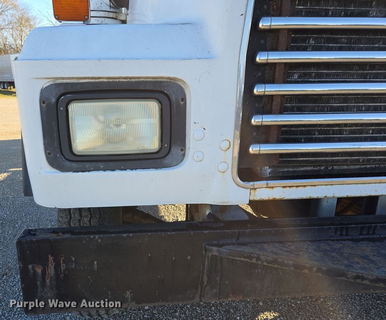 image for item ED2499 1997 Mack RD688S semi truck