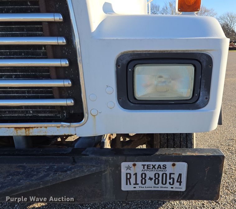 image for item ED2499 1997 Mack RD688S semi truck