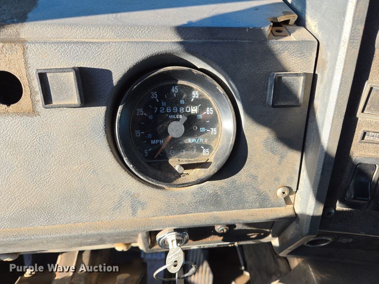 image for item ED2499 1997 Mack RD688S semi truck