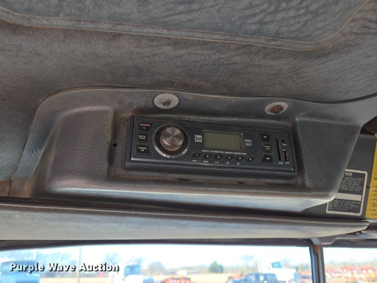 image for item ED2499 1997 Mack RD688S semi truck