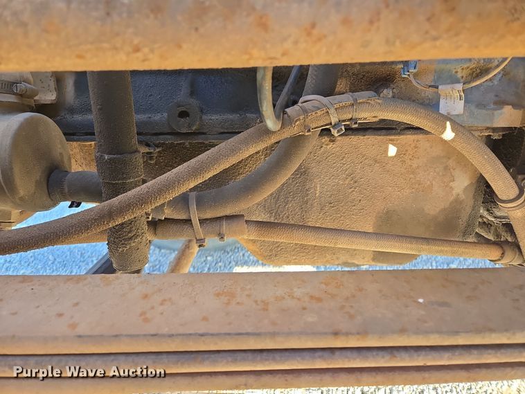 image for item ED2499 1997 Mack RD688S semi truck