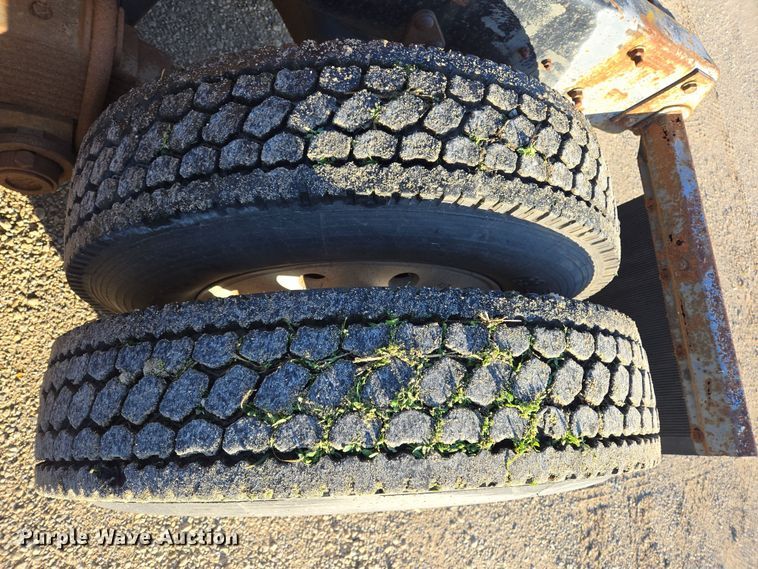 image for item ED2499 1997 Mack RD688S semi truck