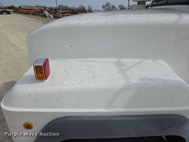 image for item ED2500 1997 Mack RD688S semi truck