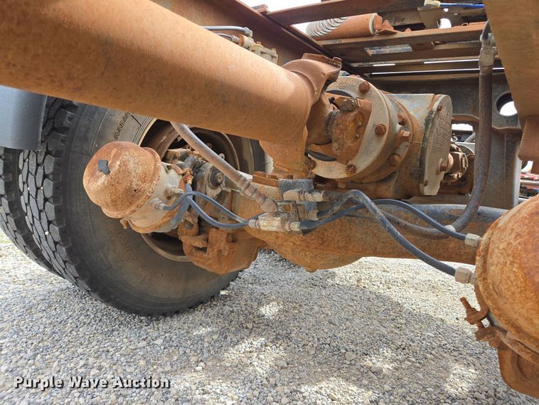 image for item ED2500 1997 Mack RD688S semi truck