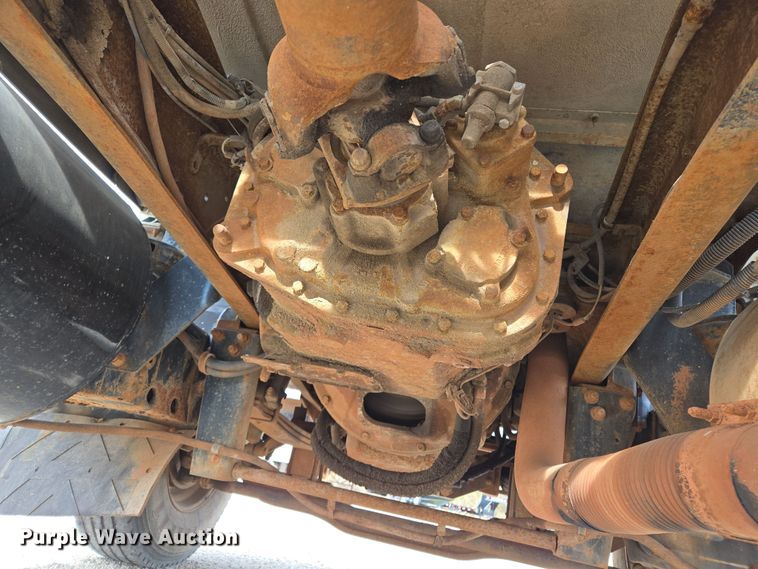 image for item ED2500 1997 Mack RD688S semi truck