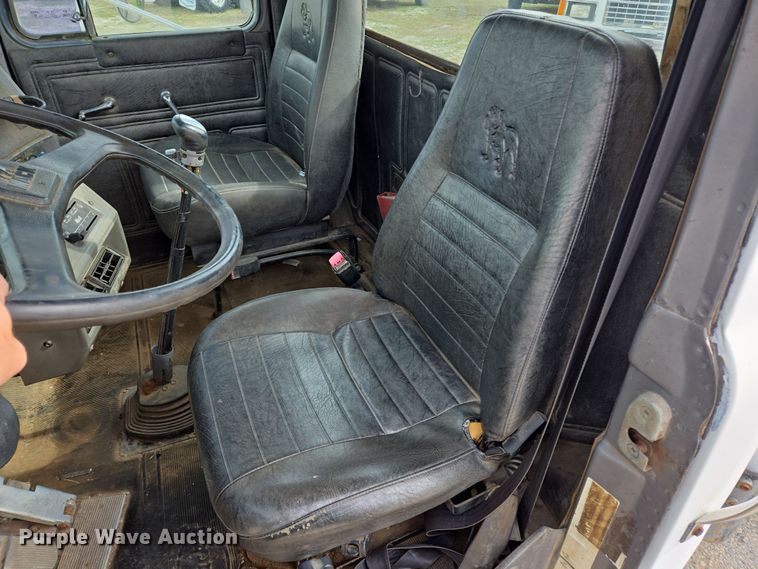 image for item ED2500 1997 Mack RD688S semi truck