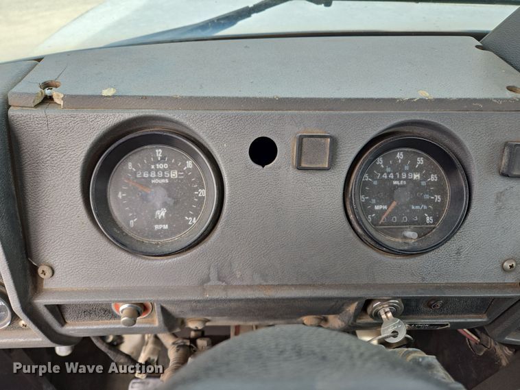 image for item ED2500 1997 Mack RD688S semi truck