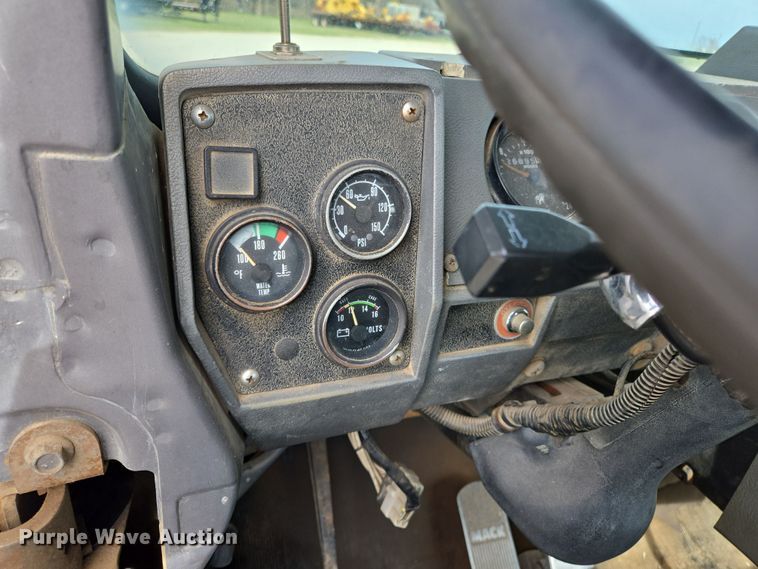 image for item ED2500 1997 Mack RD688S semi truck