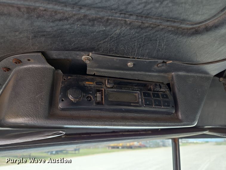 image for item ED2500 1997 Mack RD688S semi truck