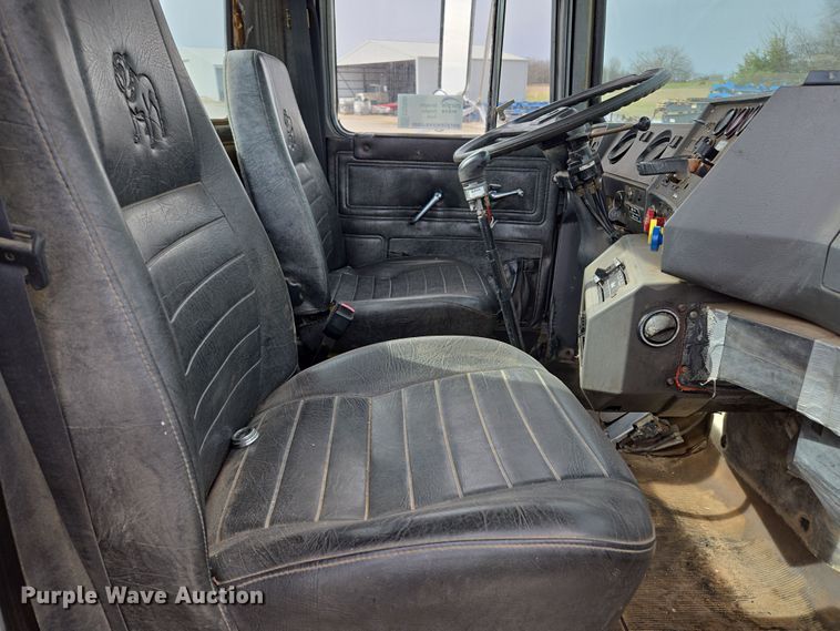 image for item ED2500 1997 Mack RD688S semi truck