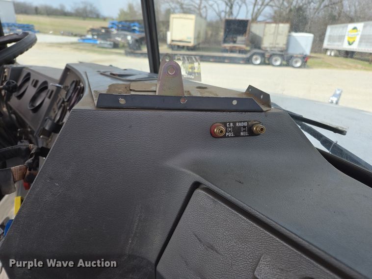 image for item ED2500 1997 Mack RD688S semi truck