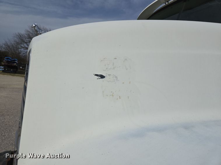 image for item ED2502 2005 Mack CHN613 semi truck