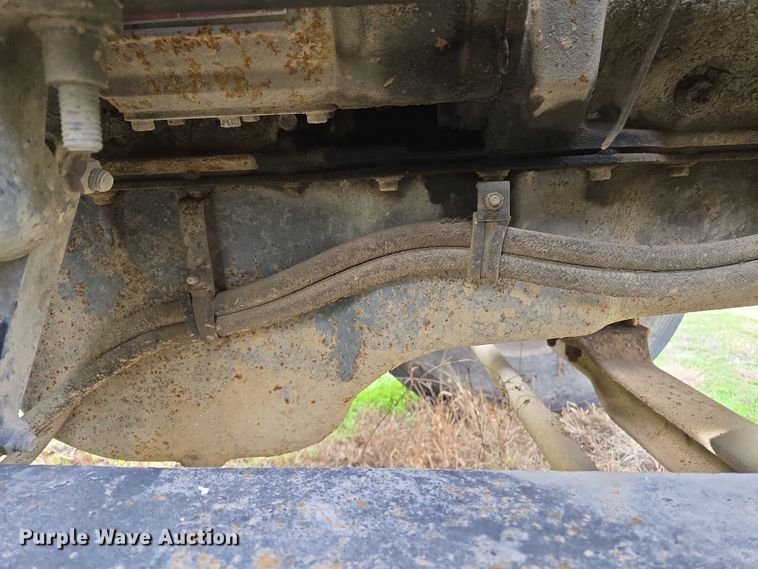 image for item ED2502 2005 Mack CHN613 semi truck