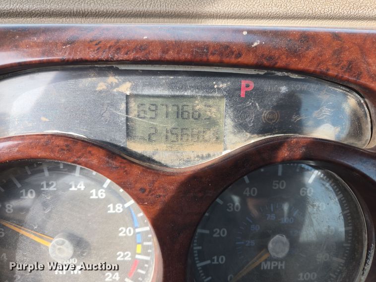 image for item ED2503 2005 Mack CHN613 semi truck