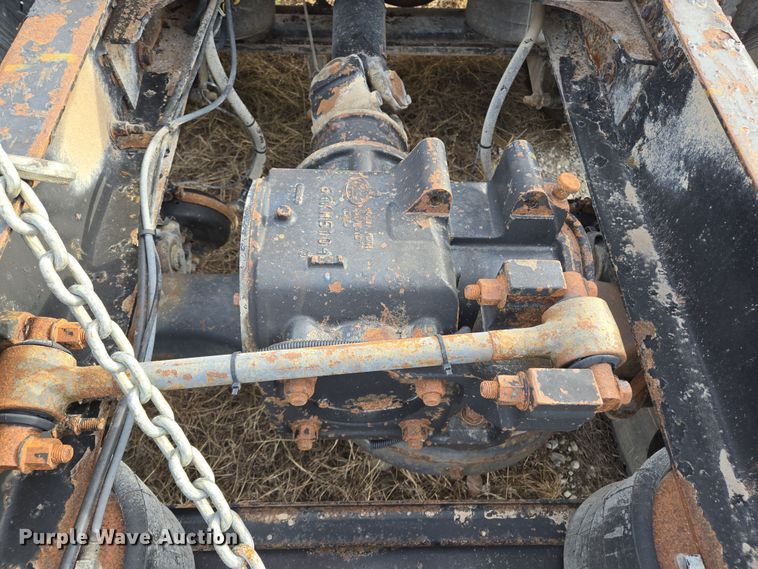 image for item ED2504 2005 Mack CHN613 semi truck