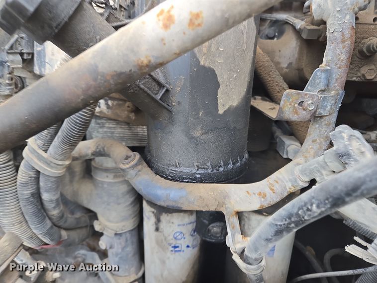 image for item ED2504 2005 Mack CHN613 semi truck