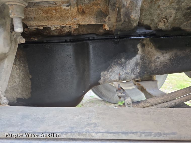 image for item ED2504 2005 Mack CHN613 semi truck