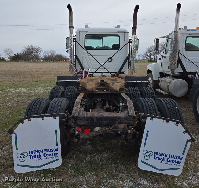 image for item ED2505 2008 Mack CHU613 semi truck