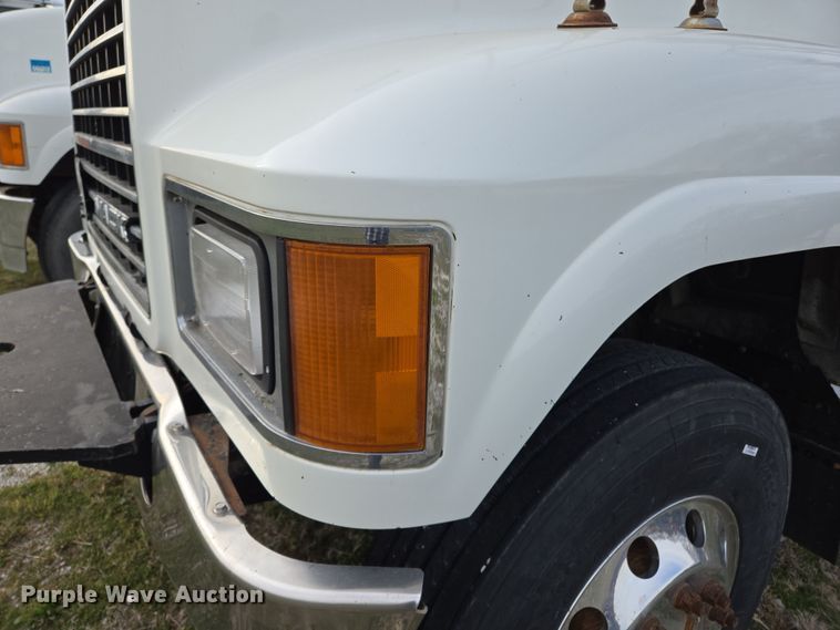 image for item ED2505 2008 Mack CHU613 semi truck