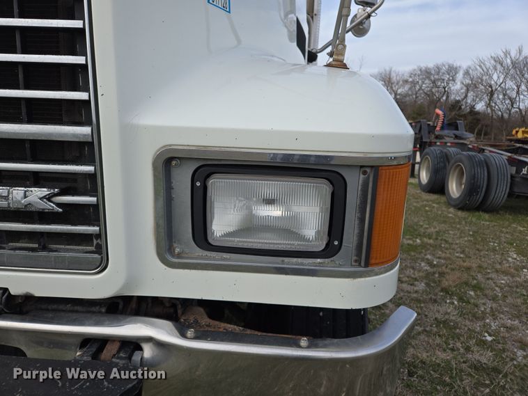 image for item ED2505 2008 Mack CHU613 semi truck