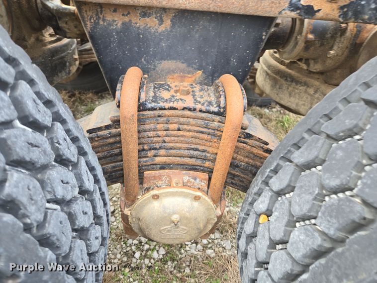 image for item ED2505 2008 Mack CHU613 semi truck