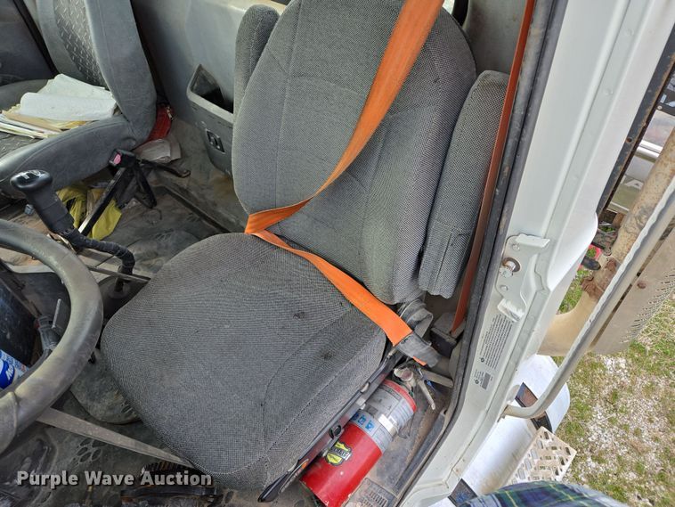 image for item ED2505 2008 Mack CHU613 semi truck