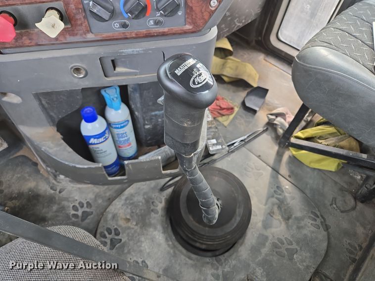 image for item ED2505 2008 Mack CHU613 semi truck