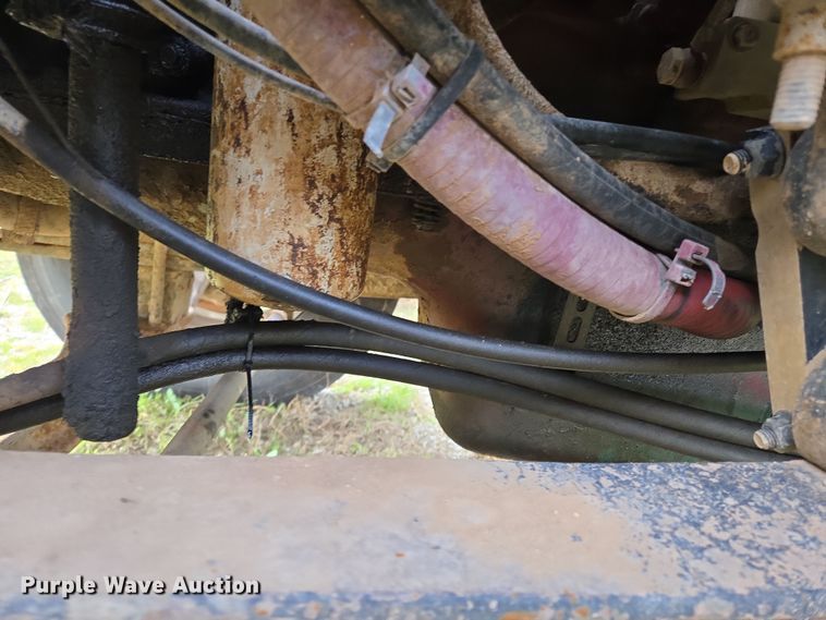 image for item ED2505 2008 Mack CHU613 semi truck