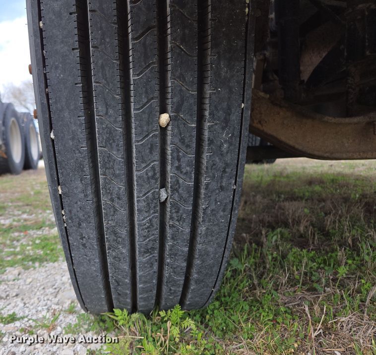 image for item ED2505 2008 Mack CHU613 semi truck