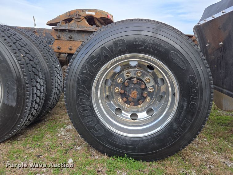 image for item ED2505 2008 Mack CHU613 semi truck