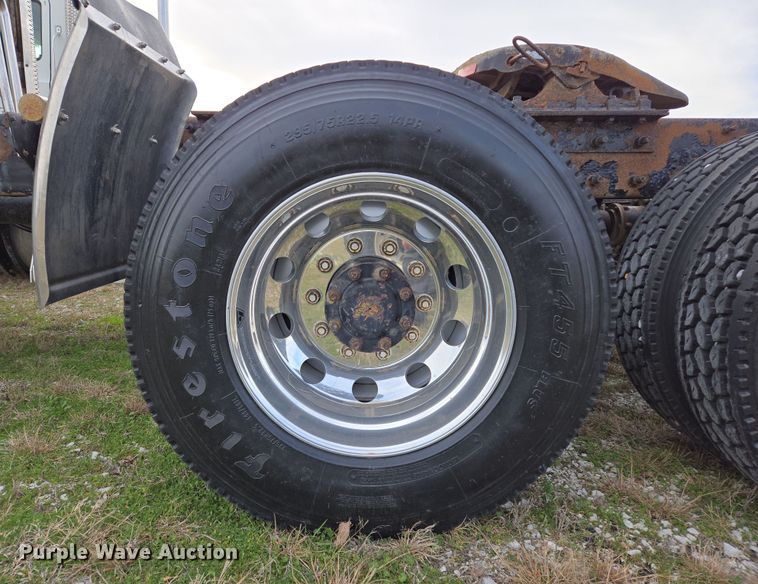 image for item ED2505 2008 Mack CHU613 semi truck