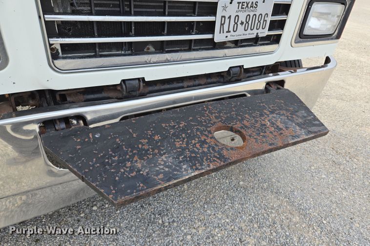 image for item ED2506 2008 Mack CHU613 semi truck