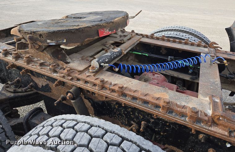 image for item ED2506 2008 Mack CHU613 semi truck