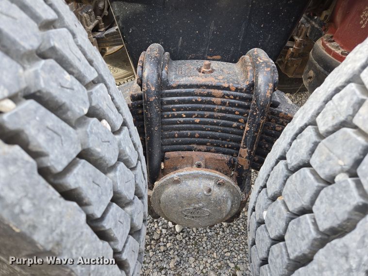 image for item ED2506 2008 Mack CHU613 semi truck