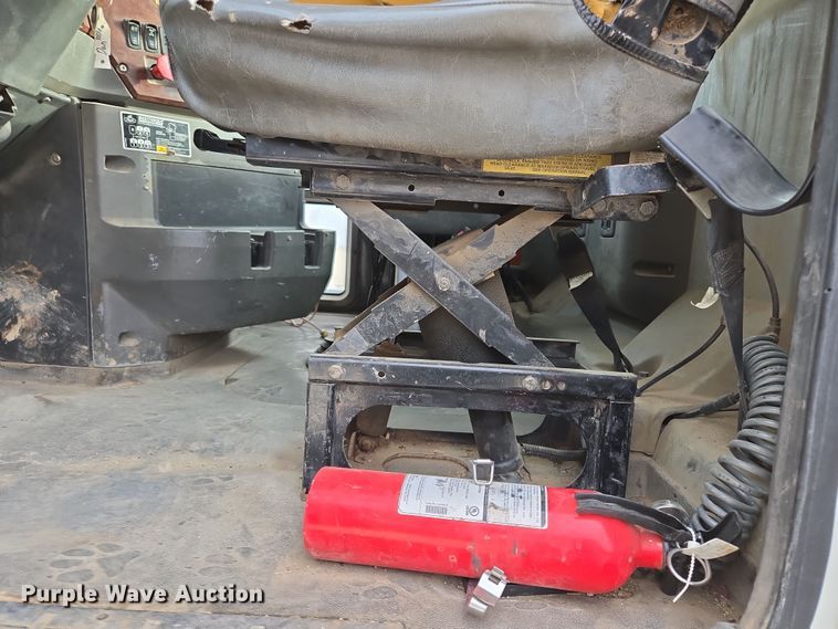 image for item ED2506 2008 Mack CHU613 semi truck