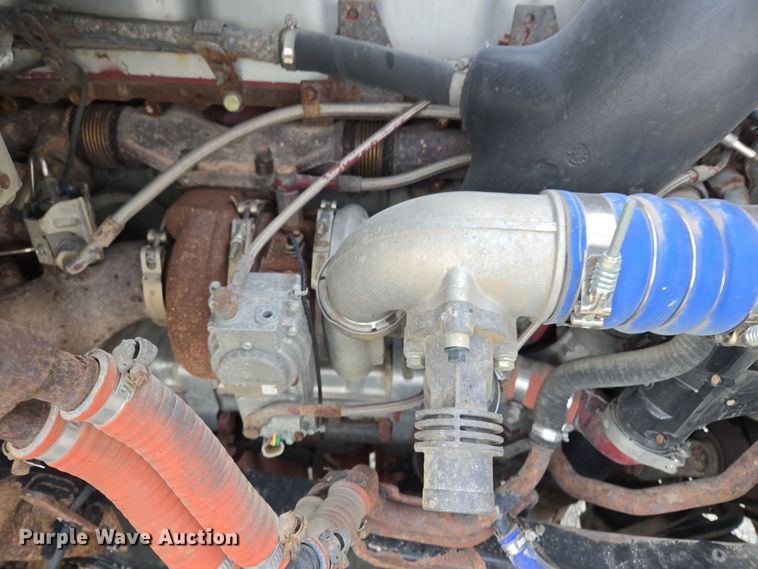 image for item ED2506 2008 Mack CHU613 semi truck