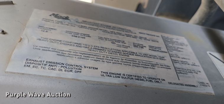 image for item ED2506 2008 Mack CHU613 semi truck