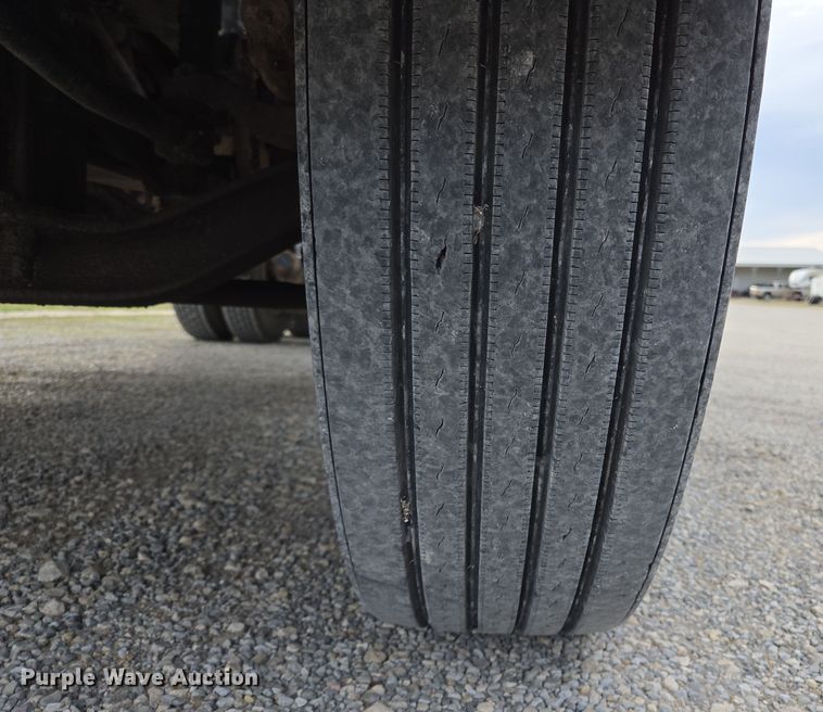 image for item ED2506 2008 Mack CHU613 semi truck