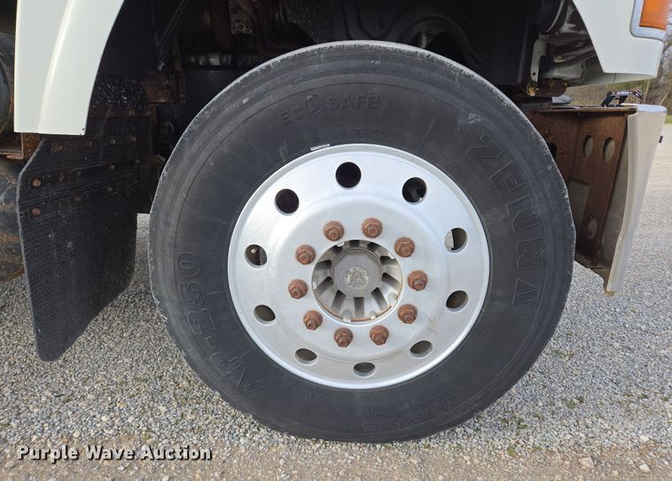 image for item ED2506 2008 Mack CHU613 semi truck