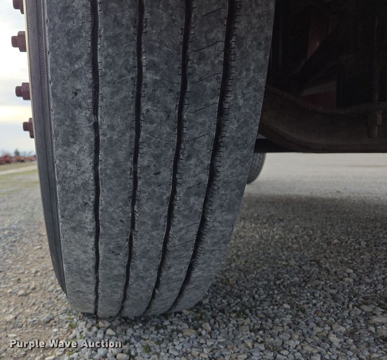 image for item ED2506 2008 Mack CHU613 semi truck