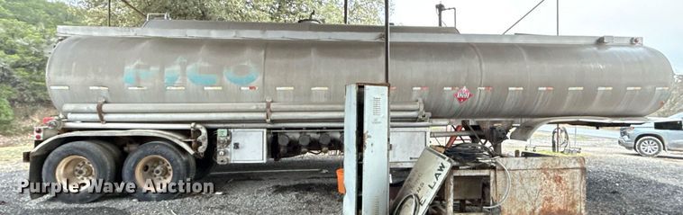 image for item ED5499 1974 Trailmobile F14S4CC1 tank trailer