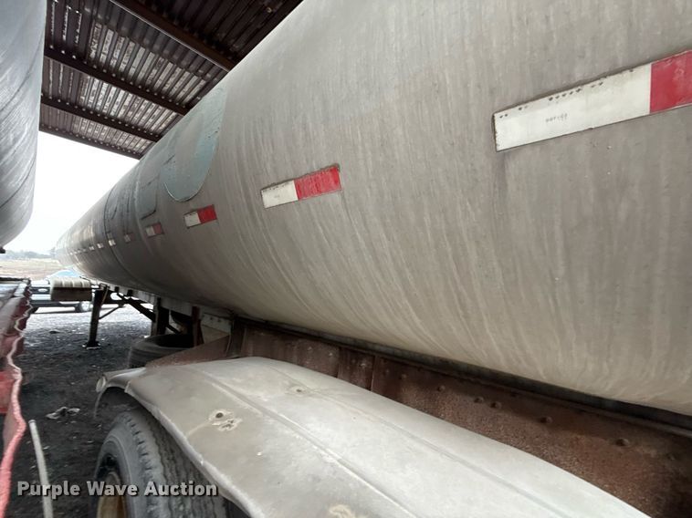 image for item ED5499 1974 Trailmobile F14S4CC1 tank trailer