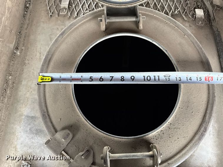 image for item ED5499 1974 Trailmobile F14S4CC1 tank trailer