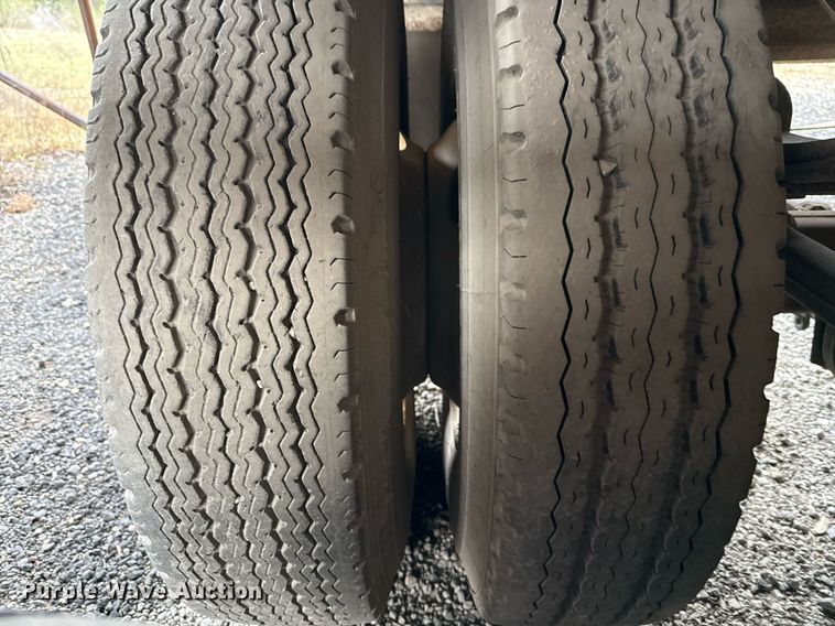 image for item ED5499 1974 Trailmobile F14S4CC1 tank trailer