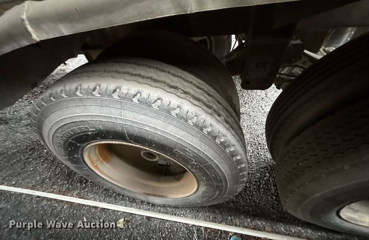 image for item ED5499 1974 Trailmobile F14S4CC1 tank trailer