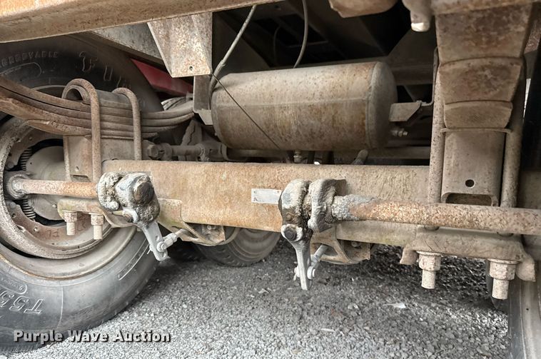 image for item ED5499 1974 Trailmobile F14S4CC1 tank trailer