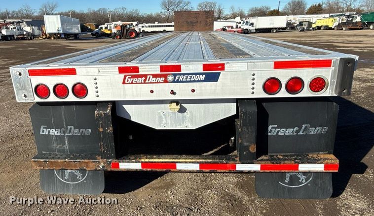 image for item EG2474 2014 Great Dane flatbed trailer