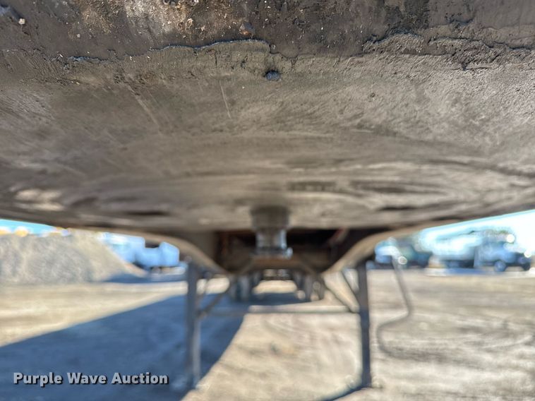 image for item EG2474 2014 Great Dane flatbed trailer