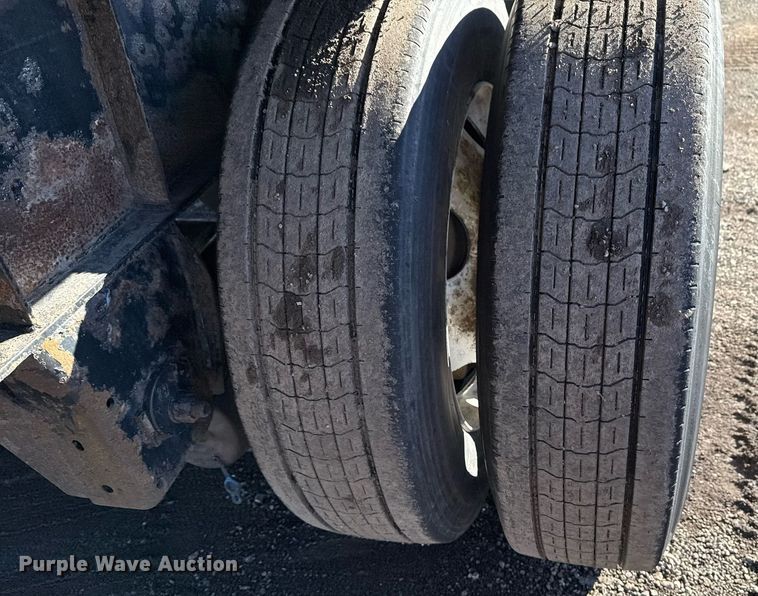 image for item EG2474 2014 Great Dane flatbed trailer